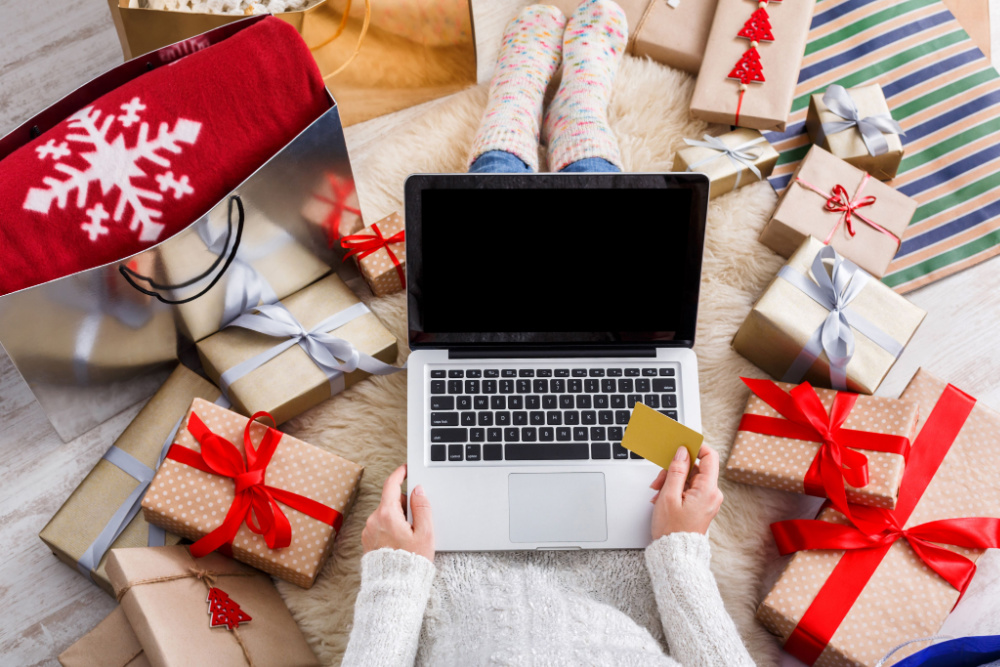 Online holiday scams